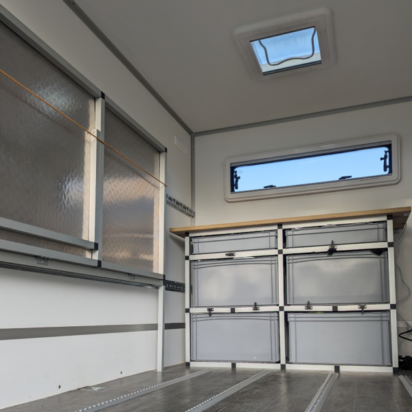 buma motobase motorradanhänger mieten dachluke dachfenster stauraumsystem